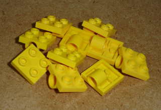 Lego 259640-X (2444) destička speciální 2x2, s dírou pro velký pin 10 ks POUŽITÉ