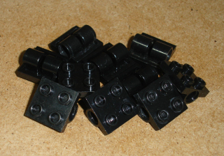 Lego 259690-X (2817) destička speciální 2x2, s dírou pro velký pin 10 ks POUŽITÉ