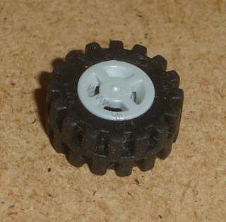 Lego 635330 (4624/34337, 3641/87414) kolo 8mm D. x 6mm s pneu 15mm D. x 6 mm 1 ks POUŽITÉ