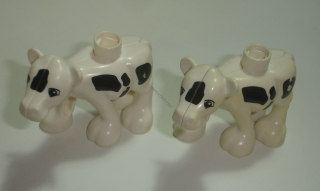 Lego Duplo D00180-2X (dupcalf1c01pb02) kráva - telátko bílé (horší stav potisku viz foto, zežloutlé) 2 ks POUŽITÉ
