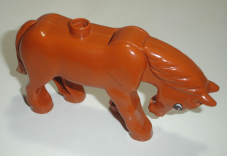 Lego Duplo D00606-6 (horse02c01pb02) kůň tm. oranžový, kývací hlava (stav viz foto, nedrží hlava) POUŽITÉ