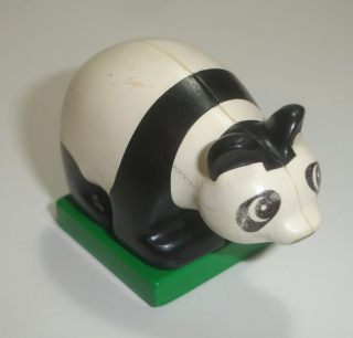 Lego Duplo D00810-2 (2334c01pb02) panda na podstavci (stav potisku viz foto) POUŽITÉ