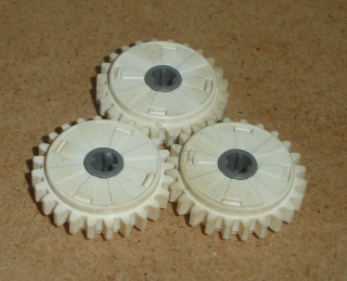 Lego 515325-2X (60c01) technic oz.kolo 24 zubů (zežloutlé, ztmavlé viz foto) 3 ks POUŽITÉ