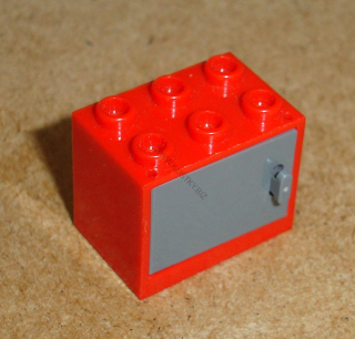 Lego 925027-4 (4532b, 4533) polička, skříňka 2x3x2 s tm. šedými dveřmi POUŽITÉ