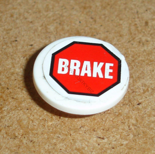 Lego 939008 (30261pb020) dopravní značka s nálepkou "BRAKE" 1 ks POUŽITÉ