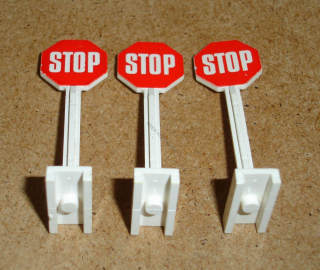 Lego 939704-2X (739p01) dopravní značka "STOP" (horší stav, vrypy) 3 ks POUŽITÉ