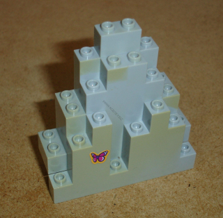 Lego 941370-2 (6083) skála s nálepkou (zežloutlé) 1 ks POUŽITÉ