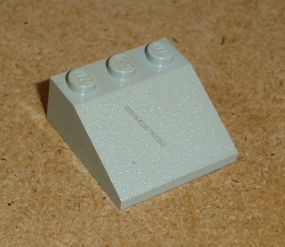 Lego 301575-2 (4161) šikmá, střecha 33 3x3 (zežloutlá) 1 ks POUŽITÉ