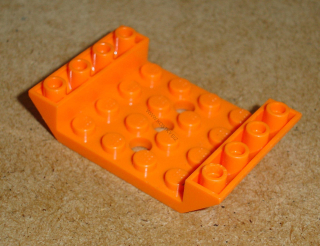 Lego 311610 (60219) šikmá, inverted 45 6x4 1 ks POUŽITÉ