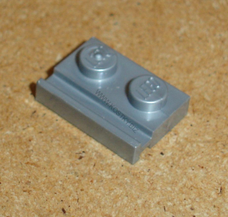 Lego 257770 (32028) destička speciální 1x2, drážka pro dveře 1 ks POUŽITÉ