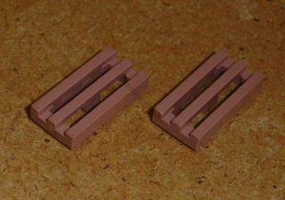 Lego 265485-2X (2412b) destička hladká speciální 1x2 mřížka (horší stav viz foto) 2 ks POUŽITÉ