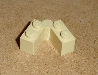 Lego 660152 (3830c01, 3830, 3831) panty kostka 1x4 (dvě části) 1 ks POUŽITÉ