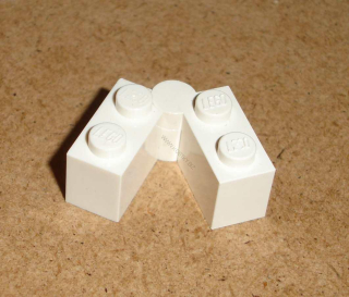 Lego 660153 (3830c01, 3830, 3831) panty kostka 1x4 (dvě části) 1 ks POUŽITÉ
