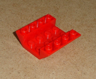 Lego 300897 (4854) šikmá, inverted 45 4x4 1 ks POUŽITÉ